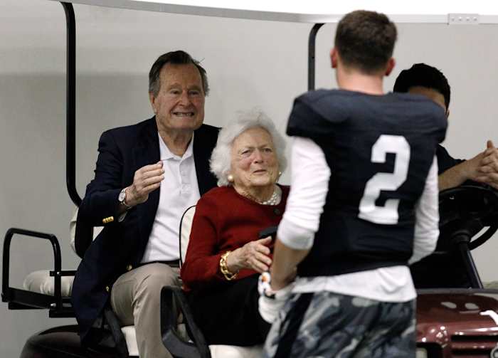 2014-george-hw-bush-barbara-johnny-manziel-X157979_TK1_1011.jpg